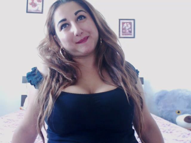 Live sex webcam photo for KinkyMyax #268559785