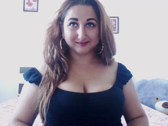 Live sex webcam photo for KinkyMyax #268559886