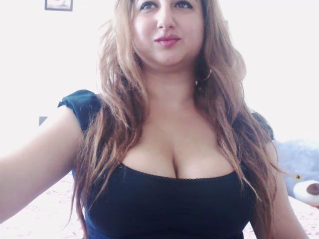 Live sex webcam photo for KinkyMyax #268560890