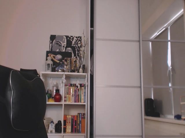 Live sex webcam photo for KellyAsian #268560143