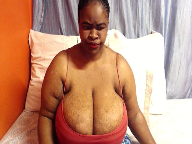 Live sex webcam photo for Sweetnozie #268570419