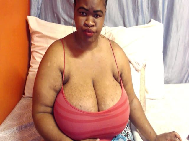Live sex webcam photo for Sweetnozie #268571989