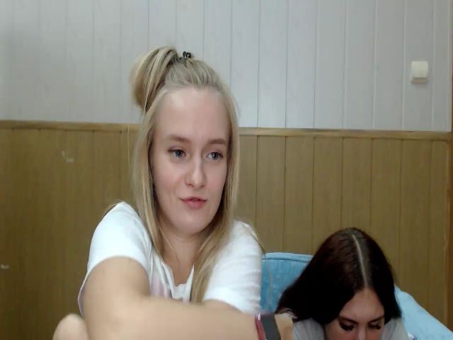 Live sex webcam photo for BeautiAmber #268563830