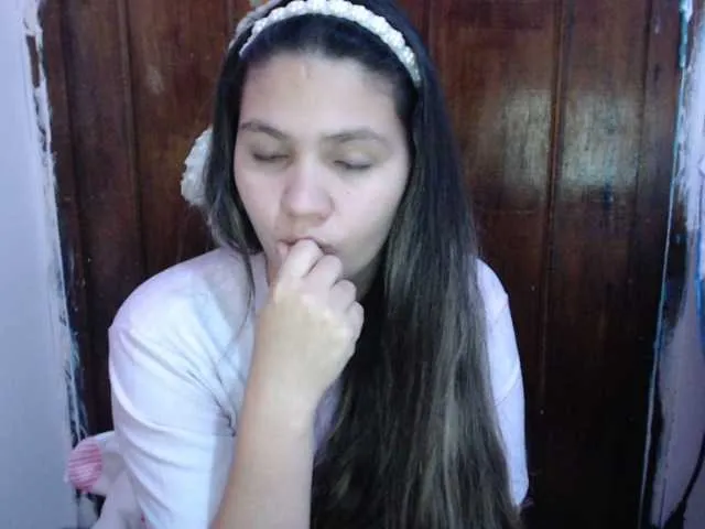 Live sex webcam photo for hanna-queen21 #268551679