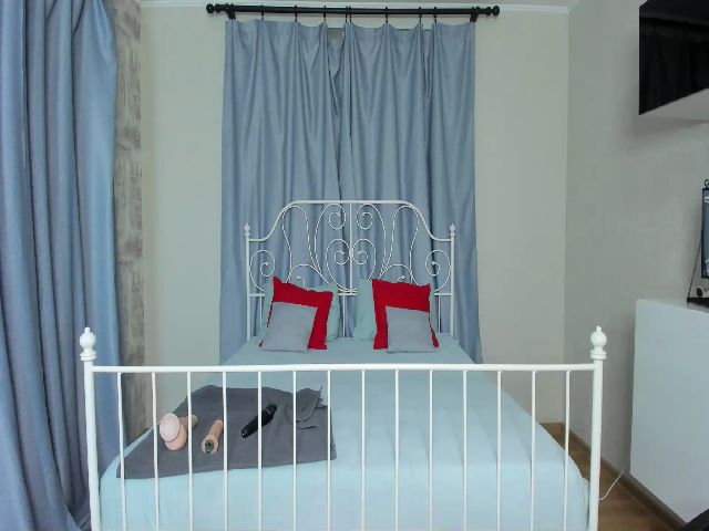 Live sex webcam photo for A11yson #268572359