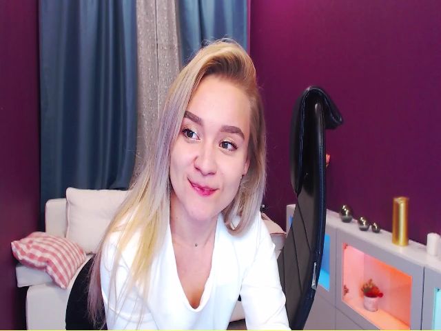 Live sex webcam photo for Kara_Smith #268553156
