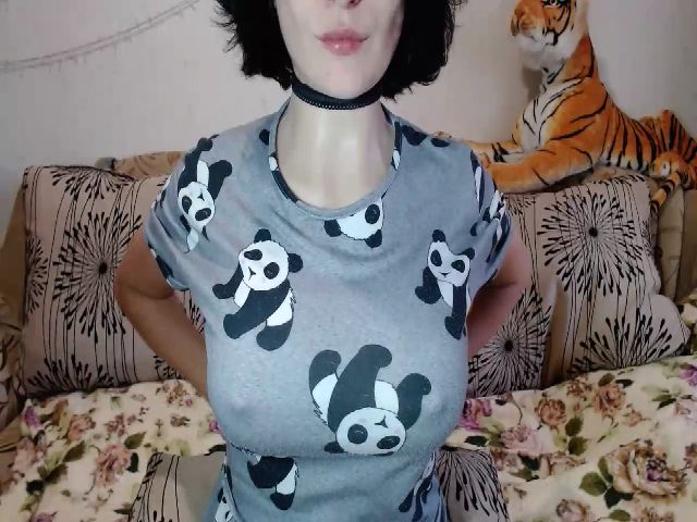 Live sex webcam photo for Khriss_69 #268566382