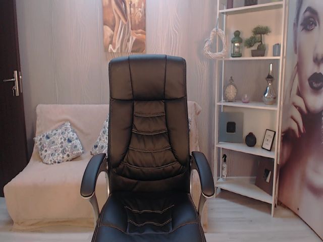 Live sex webcam photo for GoddesSophy #268556457
