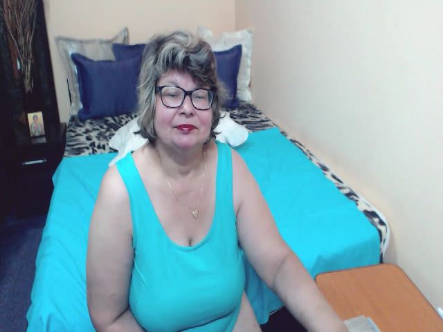 Live sex webcam photo for xSweetKarina #268559686