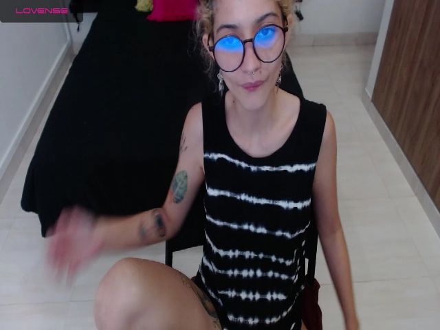 Live sex webcam photo for Myzore #268553637