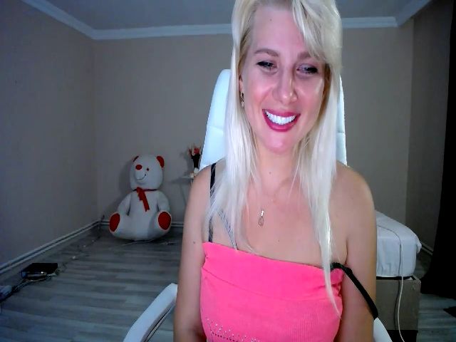 Live sex webcam photo for KRISTEN_777 #268553733