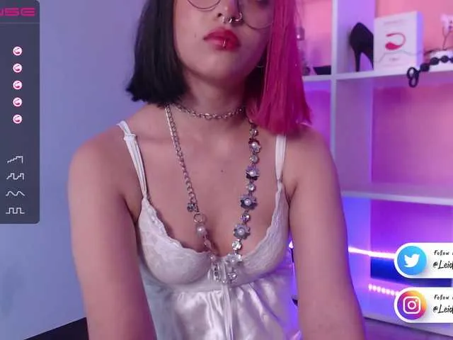 Live sex webcam photo for Leidy-Moons #268551795
