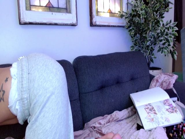 Live sex webcam photo for LilSadie #268559830