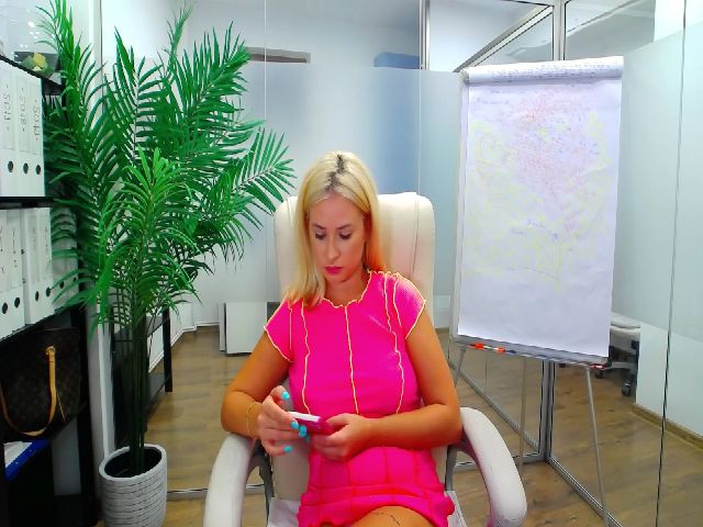 Live sex webcam photo for Office_Fun #268560837