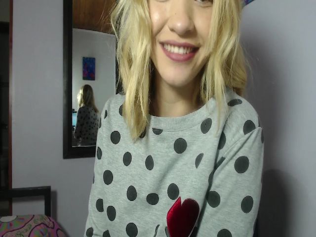 Live sex webcam photo for KellyUnicorn #268556833