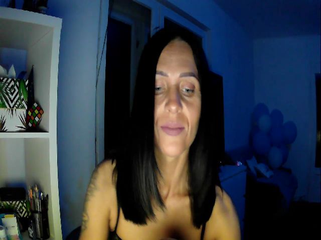 Live sex webcam photo for Beatrice_18 #268573384