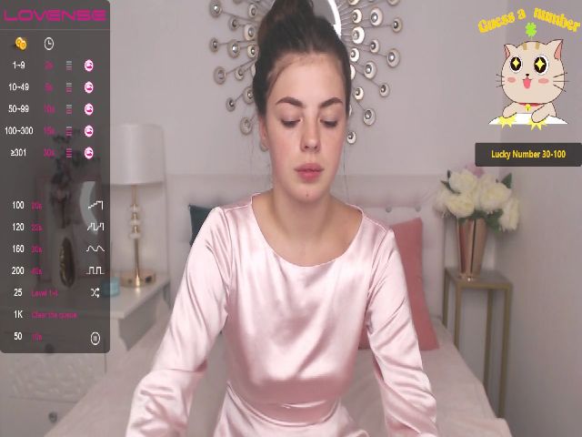 Live sex webcam photo for WowCandy #268565630