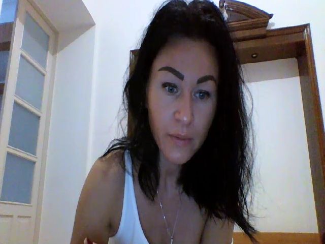 Live sex webcam photo for AngelaWayse #268565767