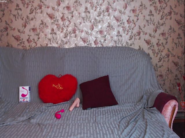 Live sex webcam photo for OliviaReevse #268565657