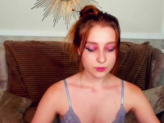 Live sex webcam photo for GigiPup #268551208