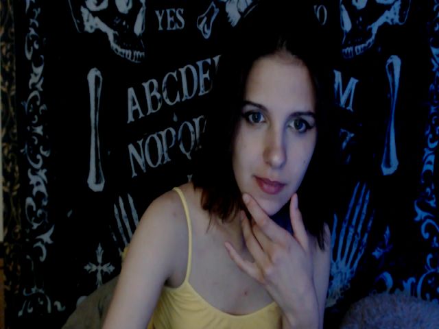 Live sex webcam photo for FoundError404 #268553579