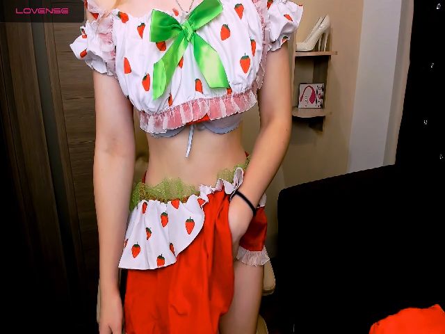 Live sex webcam photo for MILAxVANILLA #268553827
