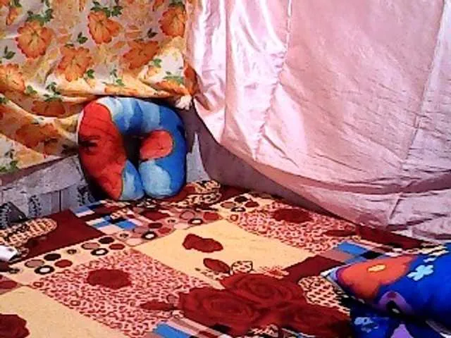 Live sex webcam photo for CrystalMyster #268568430