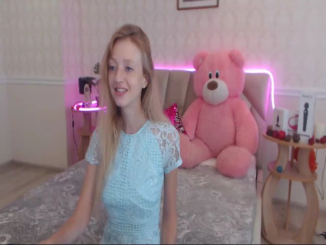 Live sex webcam photo for GinaLewis #268556810