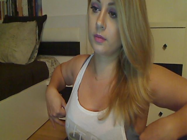 Live sex webcam photo for MISS__S #268552809