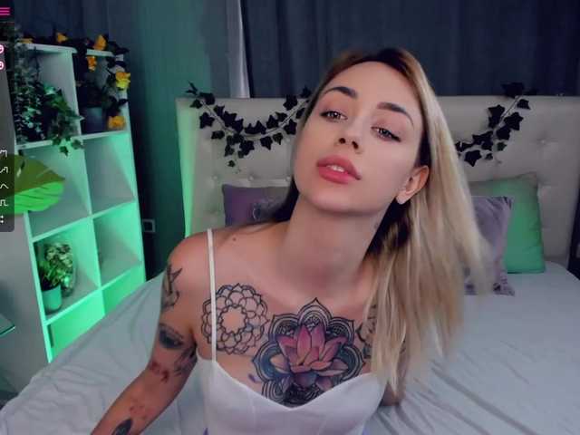 Live sex webcam photo for KaprinaGirrs #268579549