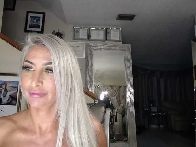 Live sex webcam photo for adrianna_fox #287953194