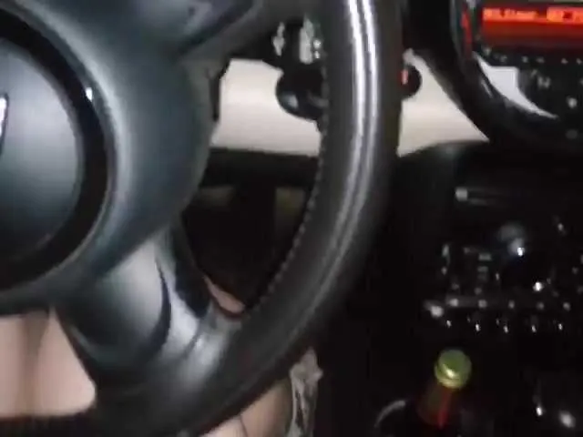 Live sex webcam photo for Princess888 #268574657