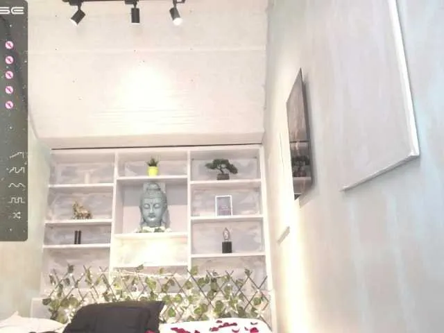 Live sex webcam photo for Indra-hot #268579854
