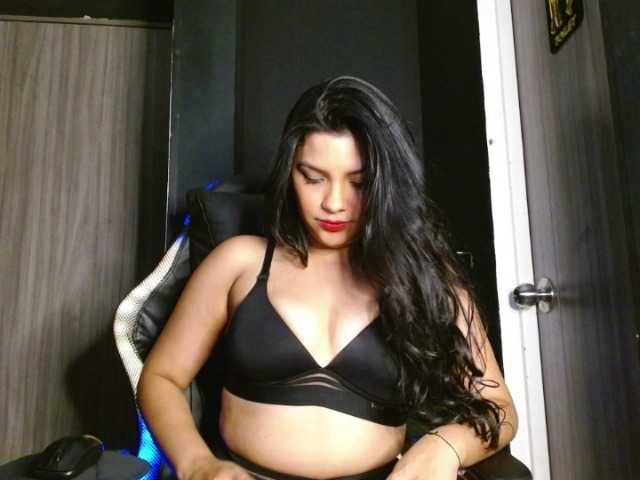 Live sex webcam photo for lolaastars1 #268580472