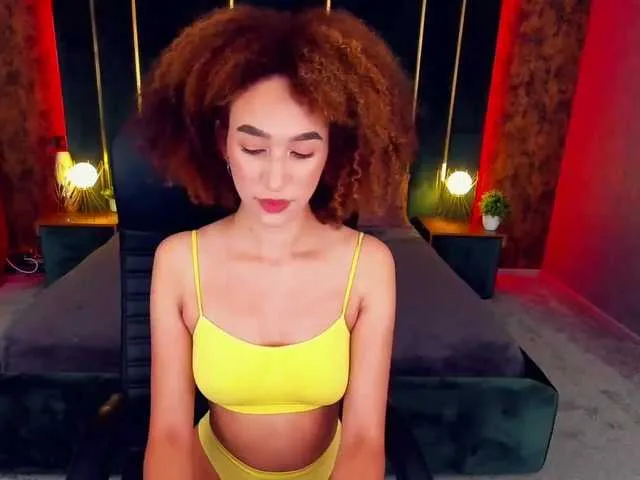 Live sex webcam photo for RaffaelaC #268579975