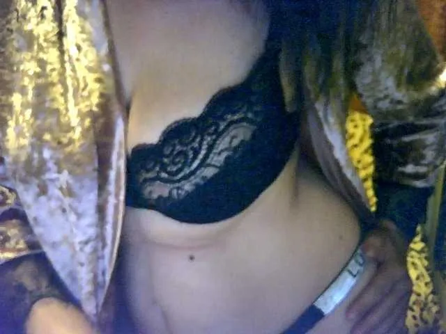 Live sex webcam photo for Milf4you #268589216