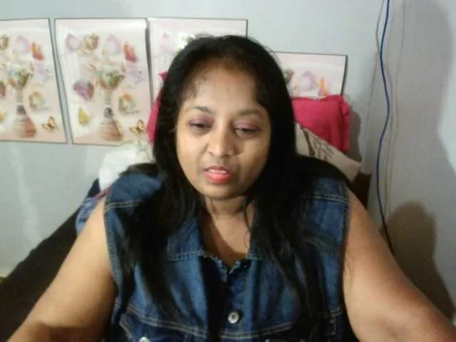 Live sex webcam photo for Indiantasha #287986158