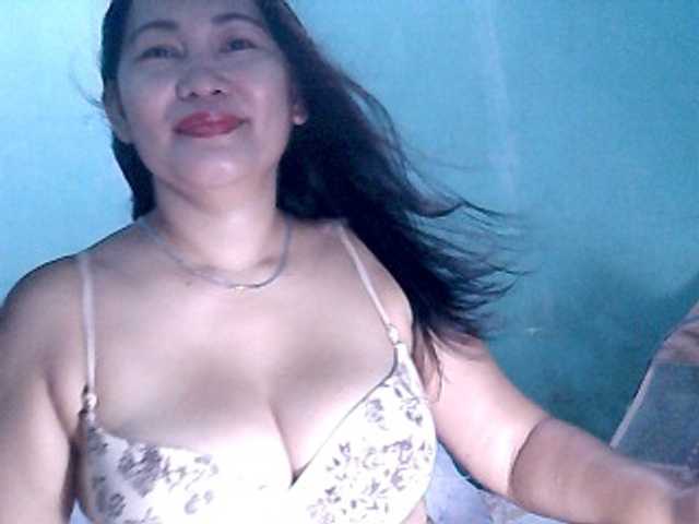 Live sex webcam photo for wildmom4u #268575810