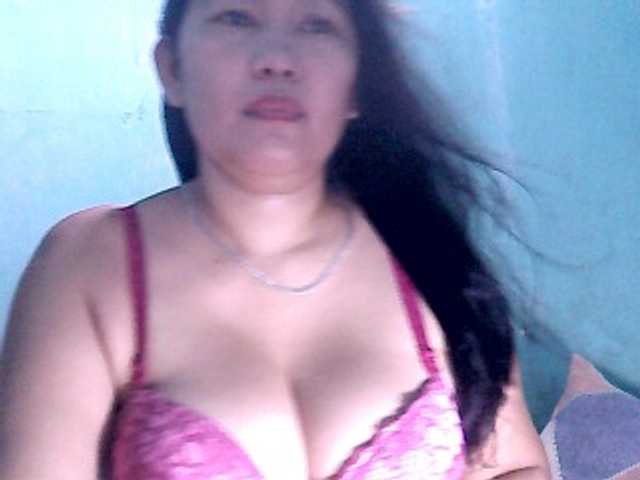 Live sex webcam photo for wildmom4u #268584444