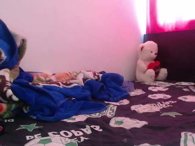 Live sex webcam photo for Daizy-cooper #268588879