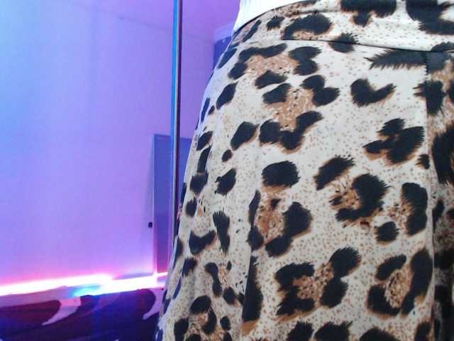 Live sex webcam photo for jamaicaawolf #268580598