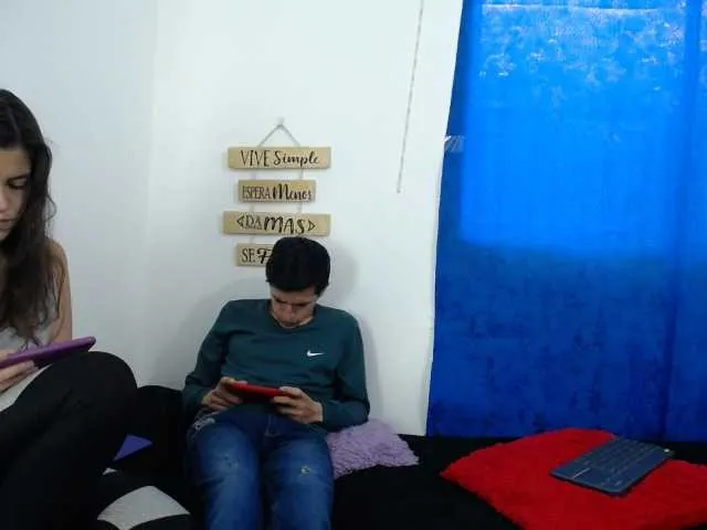 Live sex webcam photo for couplehorny21 #268589211