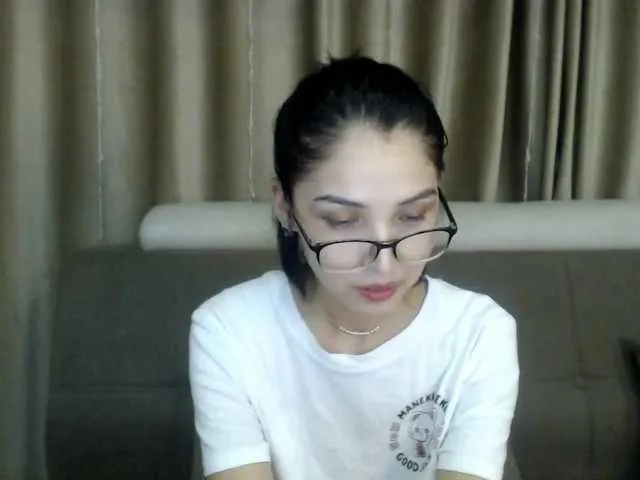 Live sex webcam photo for ShowMGO #268589512