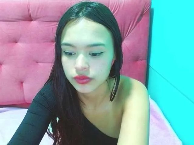 Live sex webcam photo for emmyythx #268589771