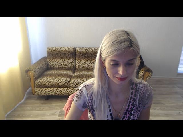 Live sex webcam photo for SexyBeatriice #268581827