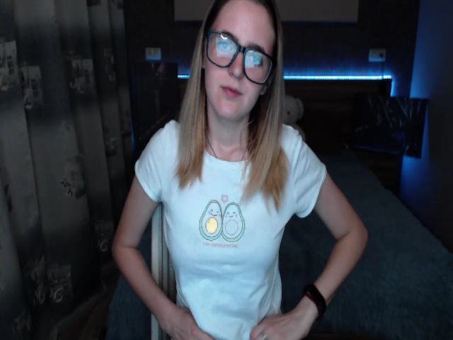 Live sex webcam photo for Ella_Hudson #268592675