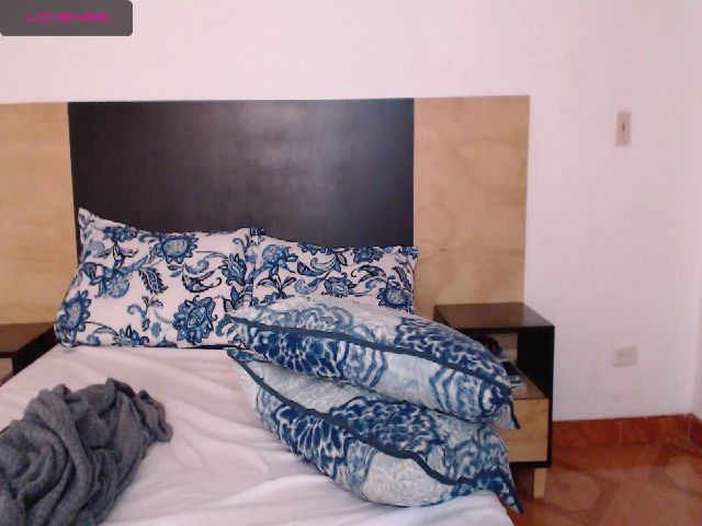 Live sex webcam photo for EmilyTobin #268580631