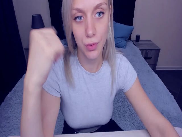 Live sex webcam photo for MeganKind #268579276