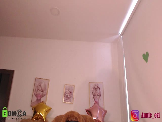 Live sex webcam photo for Annie_es #268587375