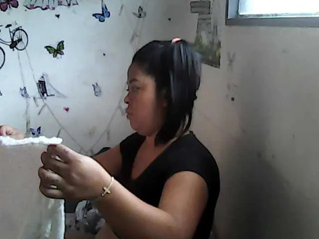 Live sex webcam photo for LOLAhot1 #268589832